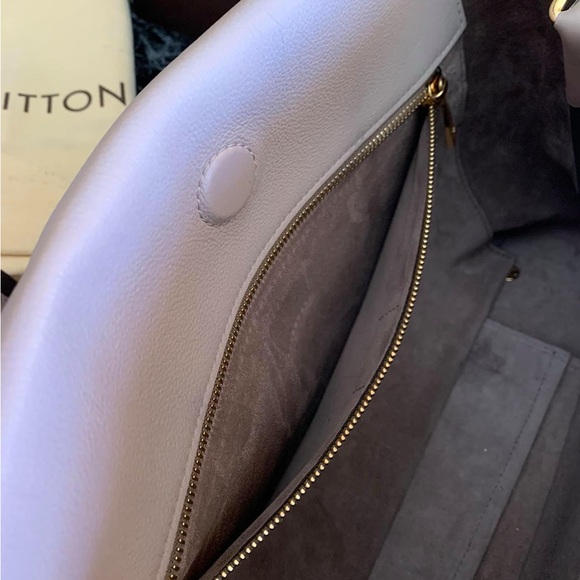 AUTHENTIC LOUIS VUITTON W PM GALET - Picture 8 of 15